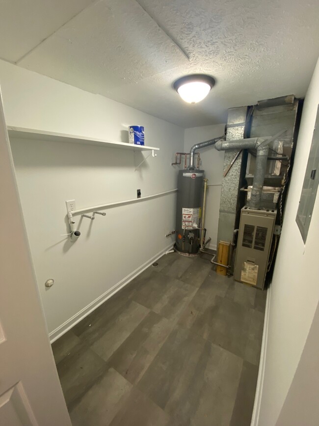 Laundry Room - 291 Prairie Dr