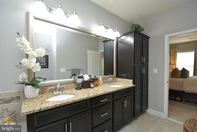 Building Photo - 702 Fair Winds Way