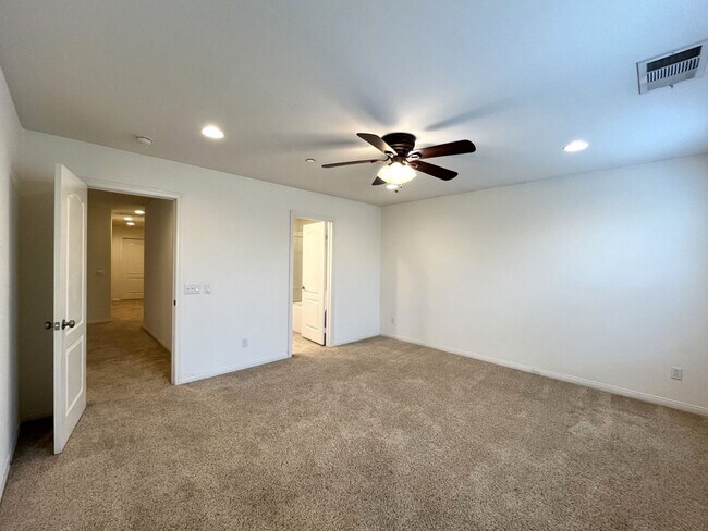 Building Photo - 14601 Serenade Dr