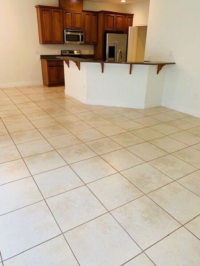 Building Photo - Gated Community of La Fortuna in Kissimmee