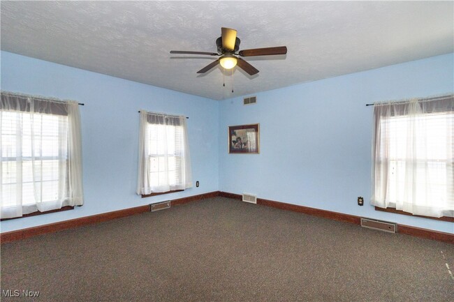 Building Photo - 559 Wadsworth Rd