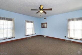 Building Photo - 559 Wadsworth Rd