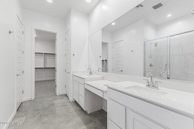 Building Photo - 9646 W Flower St