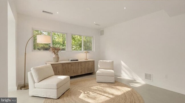 Building Photo - 10903 Beach Mill Rd