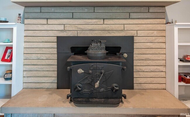 Building Photo - 1708 E Windsor Dr