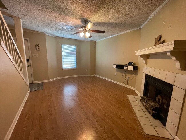Building Photo - Condo: Jefferson Towne