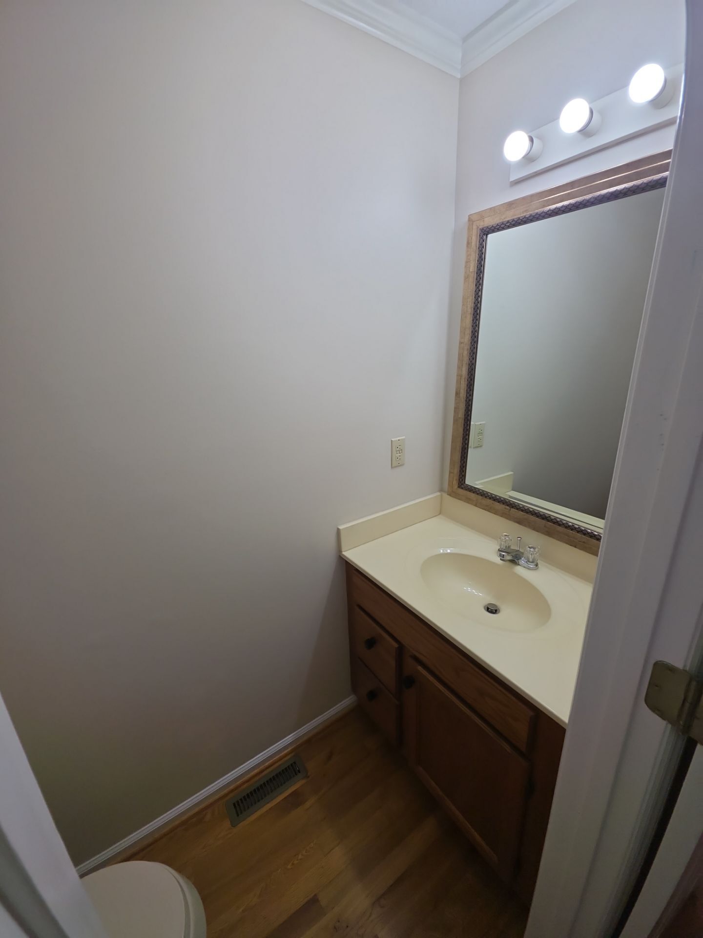 Building Photo - 83 Eastgate Cir
