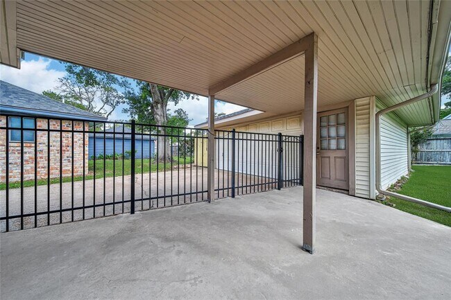 Building Photo - 1056 Martin St