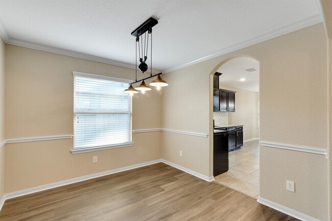 Building Photo - 5540 S Buffalo Cir