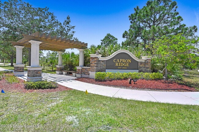 Building Photo - 1749 Tullagee Ave