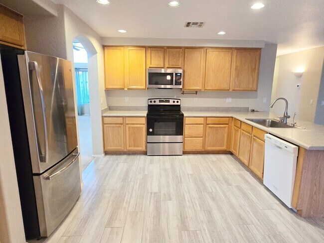 Building Photo - 5-bedroom in the heart of Gilbert