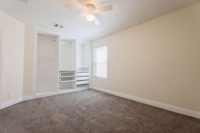 Building Photo - 26 Fantasia Ln