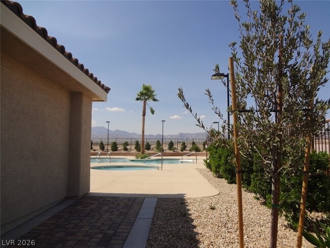 Building Photo - 9453 Alma Ridge Ave