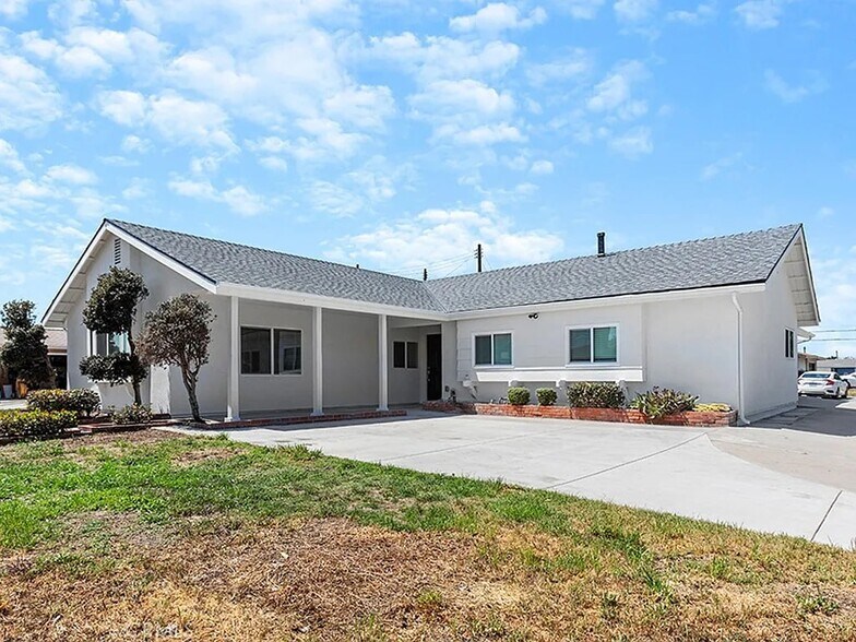 Primary Photo - 11821 Wutzke St