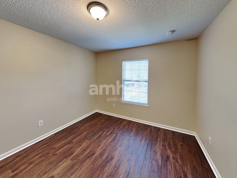 Building Photo - 651 Porto Cristo Ave