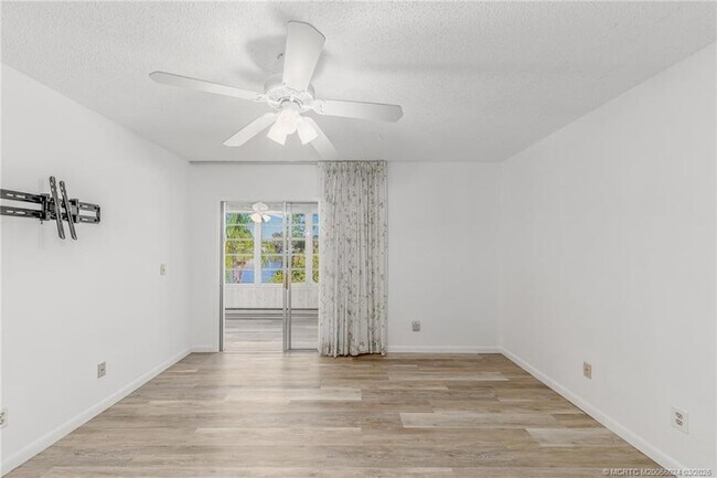 Building Photo - 1225 NW 21st St