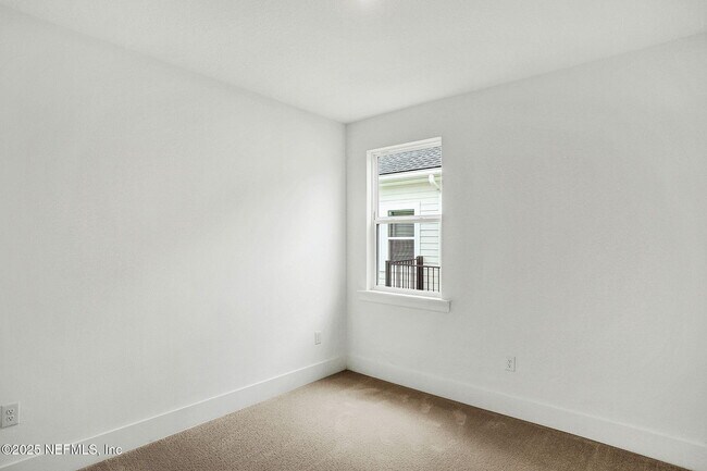 Building Photo - 311 Bay Lk Dr