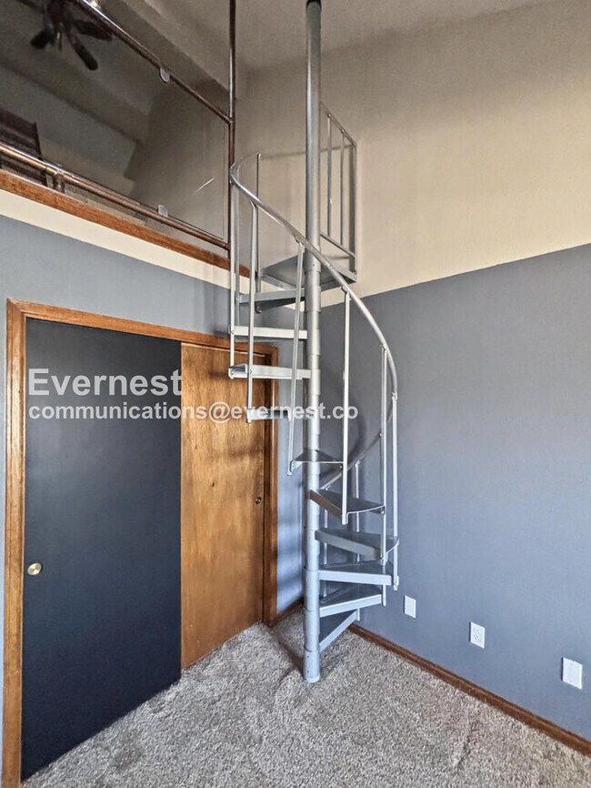 Building Photo - Comfort Meets Community in Centennial with 2 Car Garage / 3 beds & 3 baths / Coming Soon!