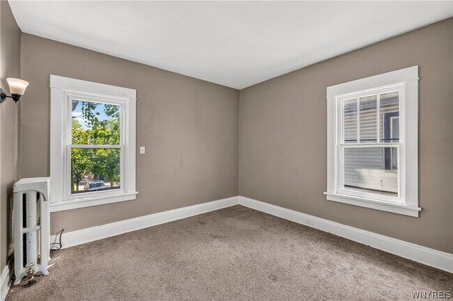 Building Photo - 41 Crestwood Ave