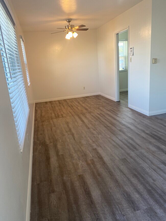 Building Photo - 309 Griffiths St