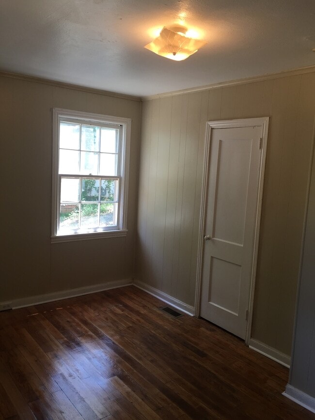 Building Photo - **AVAILABLE NOW**Near Ft. Benning/Columbus, GA 3 Bedroom / 1 Bathroom Home for Rent***