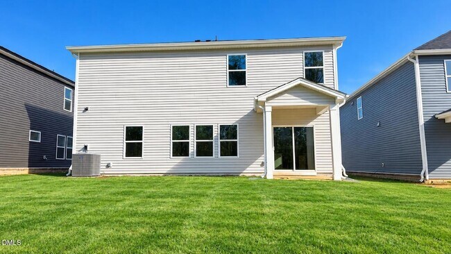 Building Photo - 744 Red River Dr