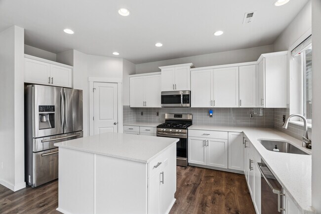 Building Photo - 6813 Sweetgum Ave NE