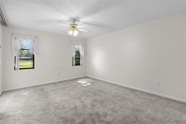 Building Photo - 83 Golfview Dr