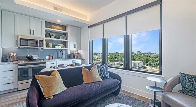 Building Photo - 1301 Spring St NW