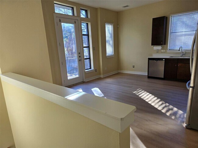 Building Photo - 6000 S Congress Ave