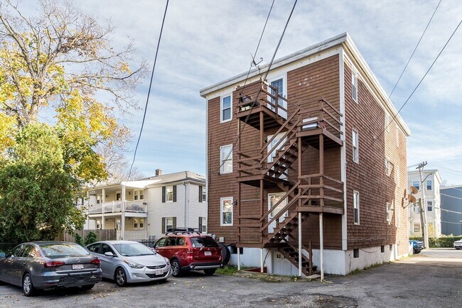 Building Photo - 32 St Marks Rd