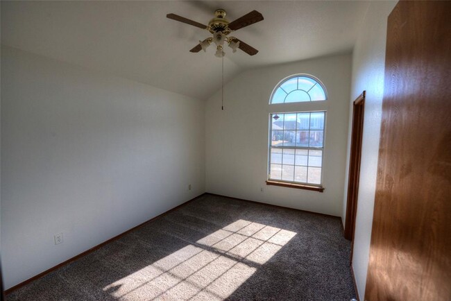 Building Photo - 3117 SW 125th St