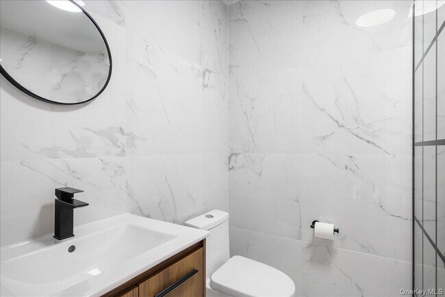 Building Photo - 19 Sherwood Dr