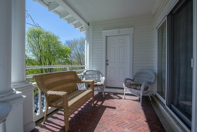 Building Photo - 1401 Great Pond Rd