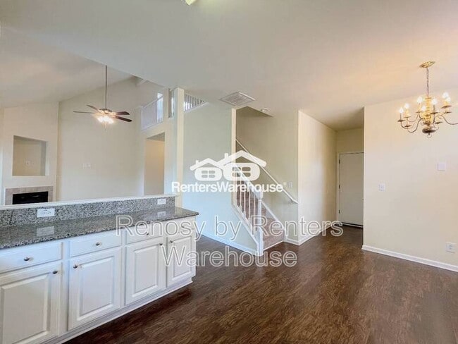 Building Photo - 3711 Bay Crescent