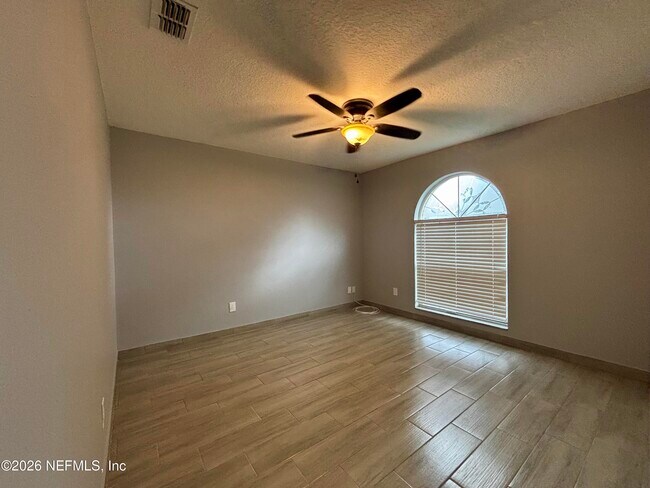 Building Photo - 3018 Hickory Glen Dr
