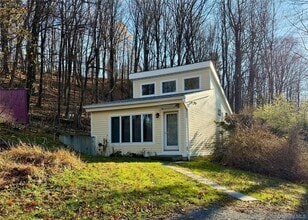 Building Photo - 14 Spring Lake Rd