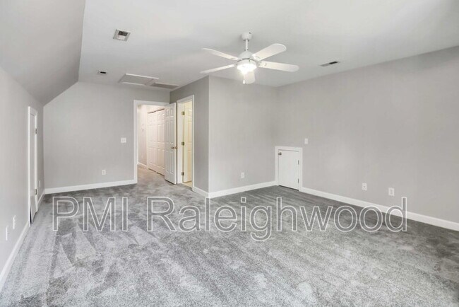 Building Photo - 301 Perry Creek Dr