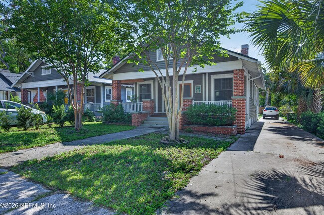Building Photo - 1555 Belmonte Ave