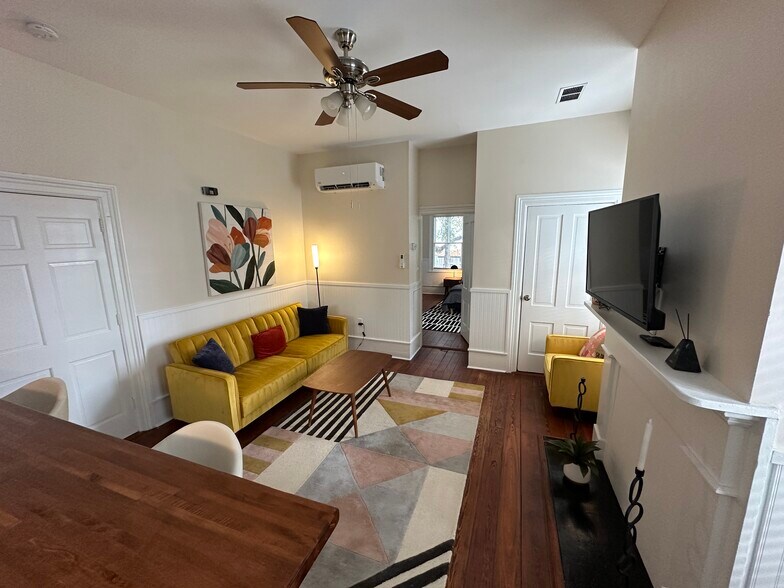 Building Photo - 303 W Park Ave