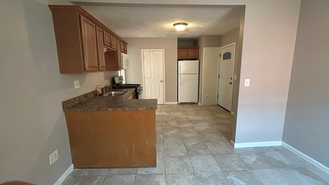 Building Photo - 12010 Paul Ave