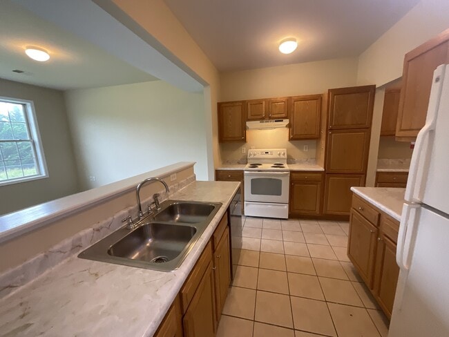 Building Photo - 348 Channing Dr