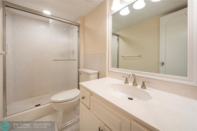 Building Photo - 3101 NE 47th Ct