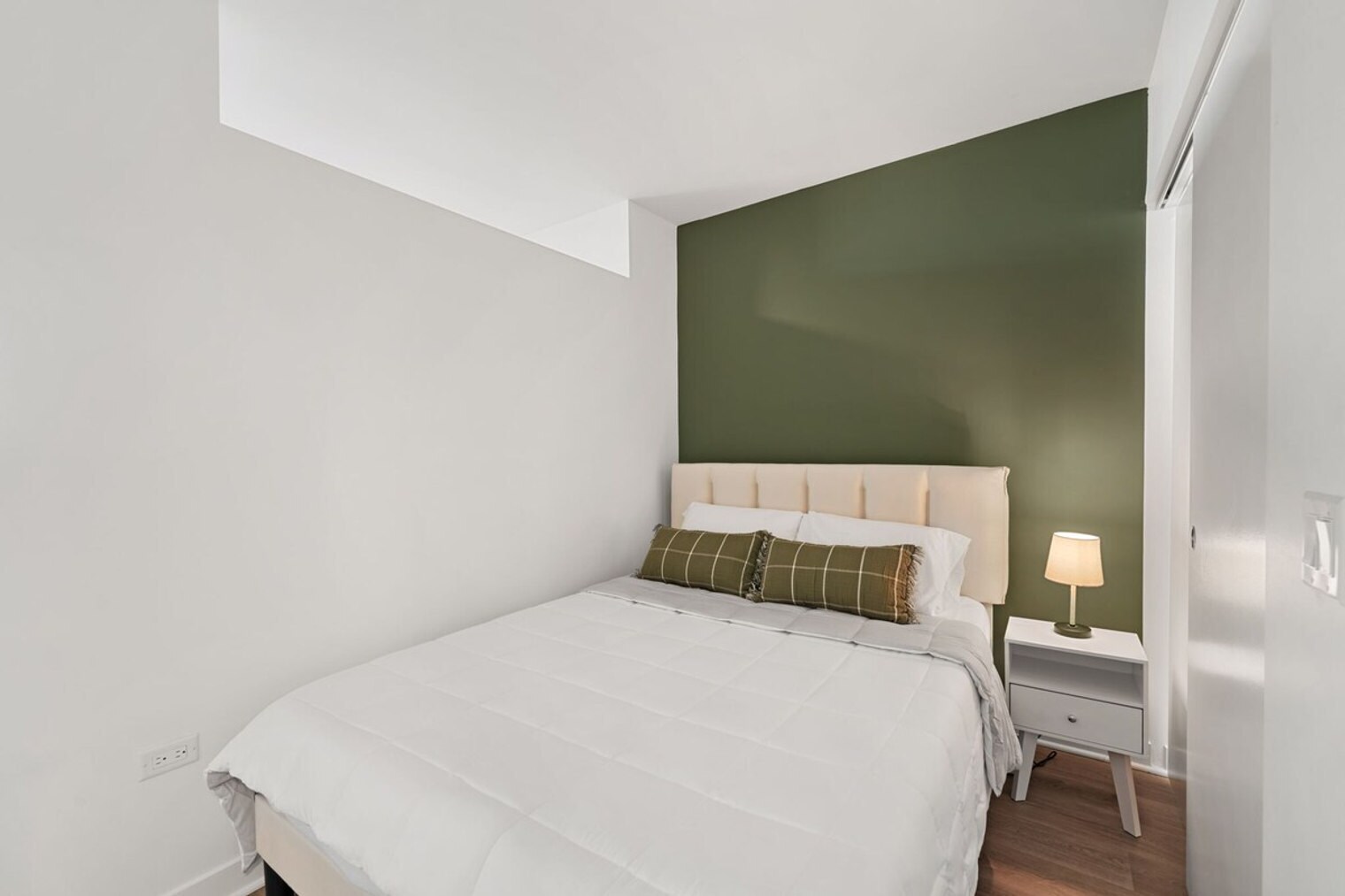 Building Photo - 720 S Wells St