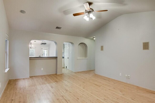 Building Photo - 4811 Mather
