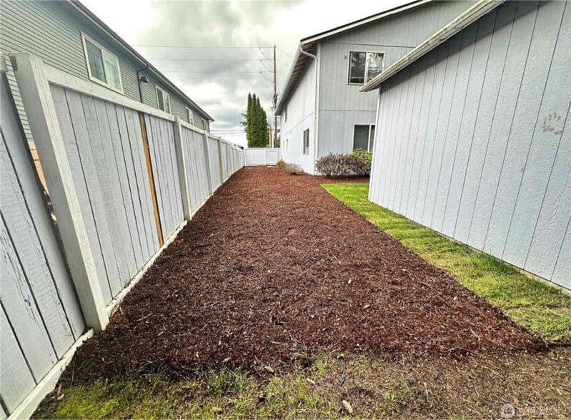 Building Photo - 3615 Auburn Way S