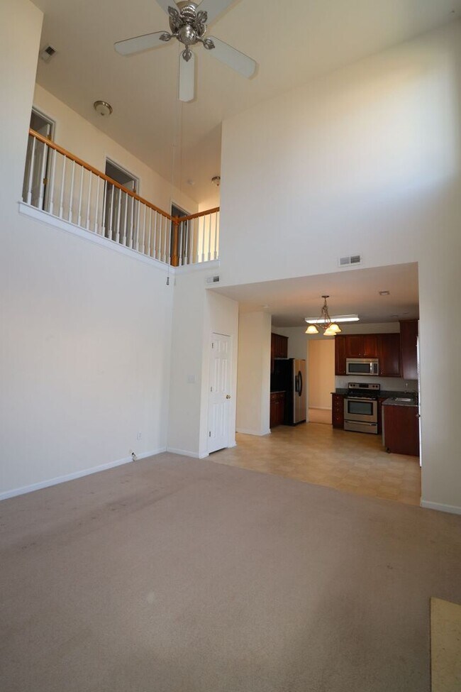 Building Photo - Well maintained 3 bedroom 2.5 bath home ne...