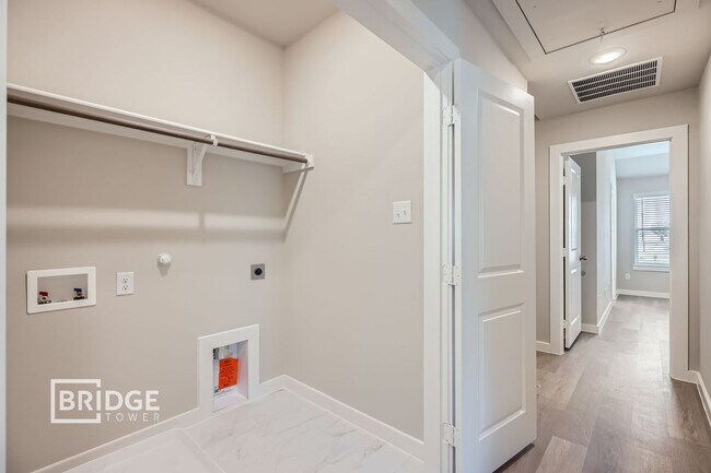 Building Photo - HAMMOND PLAN