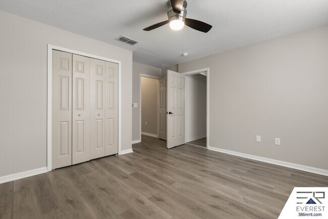 Building Photo - 60 Brigadoon Ln