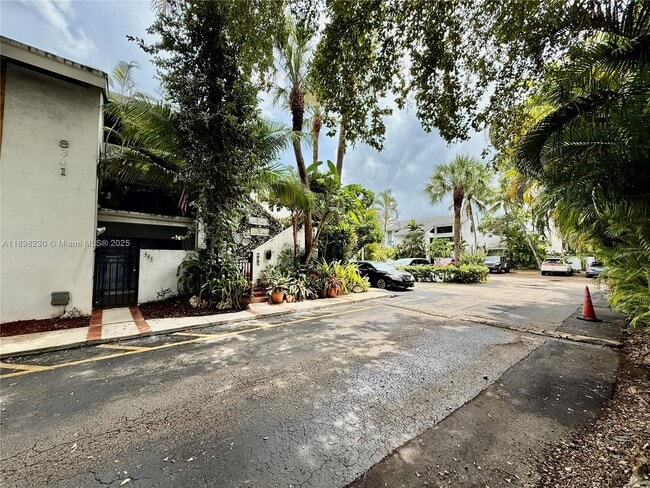 Building Photo - 8331 SW 157th Ave